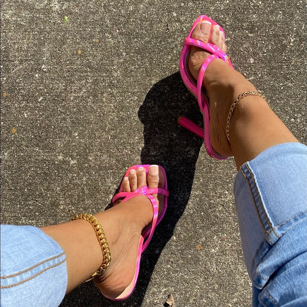 💕Barbie 💕 - Picture 2 of 4